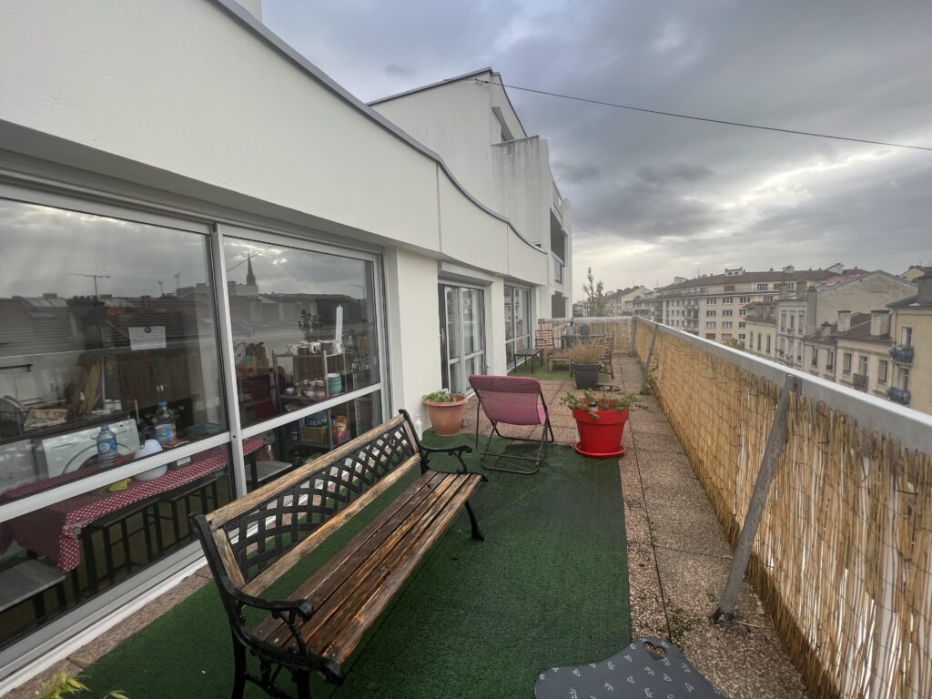 T4 avec terrasse et parking